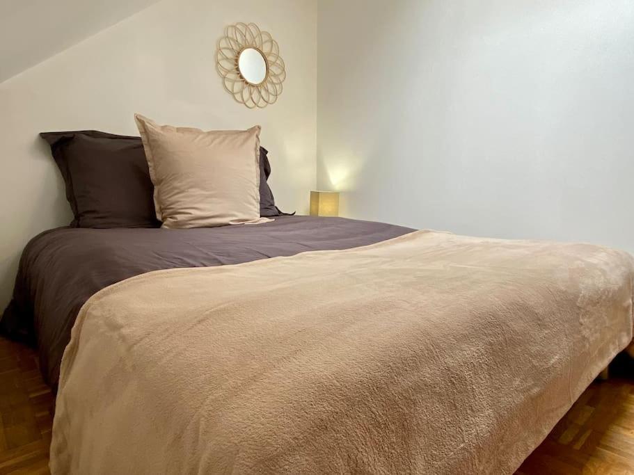 Le Cosy Troyen Secteur Calme 4 Personnes Parking Prive Apartment ทรัวส์ ภายนอก รูปภาพ